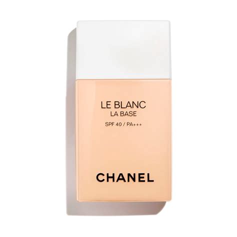 chanel le blanc brightening makeup base review|CHANEL Le Blanc Light Creator Brightening Makeup Base SPF .